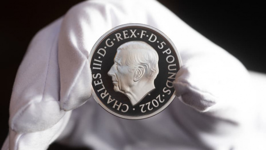 Королевский монетный двор Великобритании: новый дизайн монет с портретом короля Карла III 