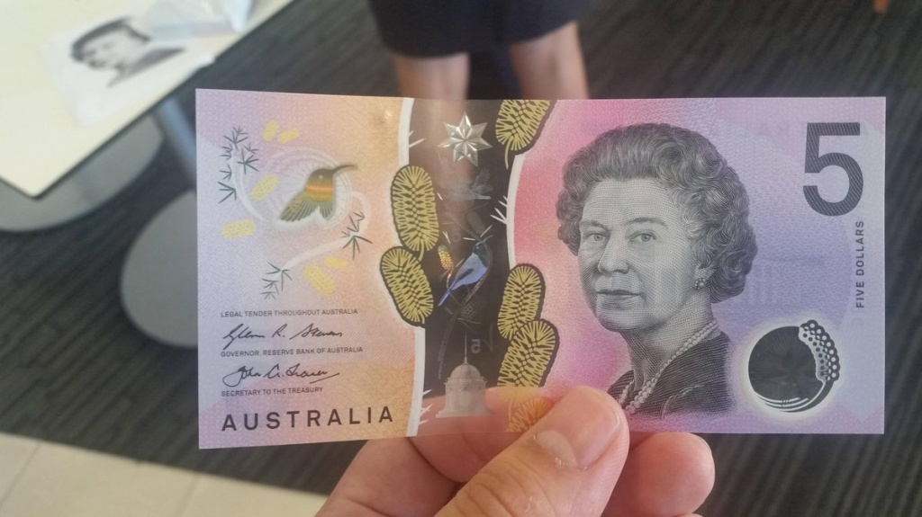 Aus 5 dollar note.jpg